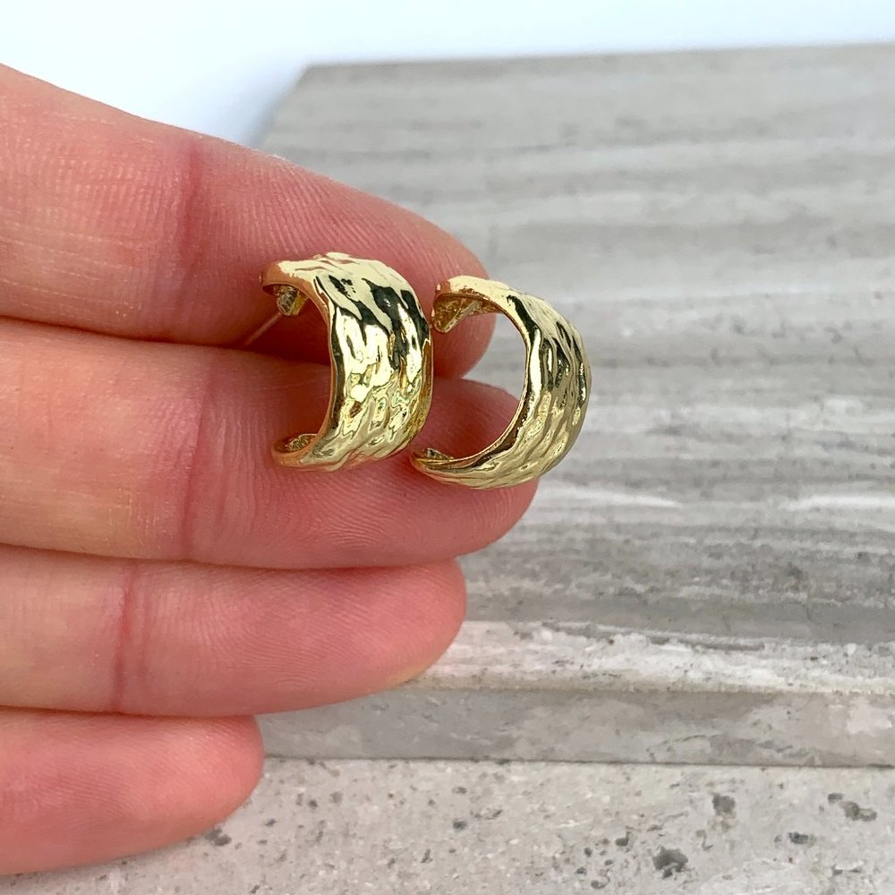 NEW~ Anthropologie Molten Gold Huggie Hoop Earrings - Picture 3 of 11
